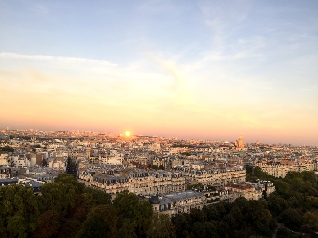 Zachód słońca z Wieży Eiffla