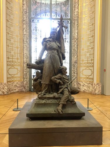 Posąg w Petit Palais, Paryż