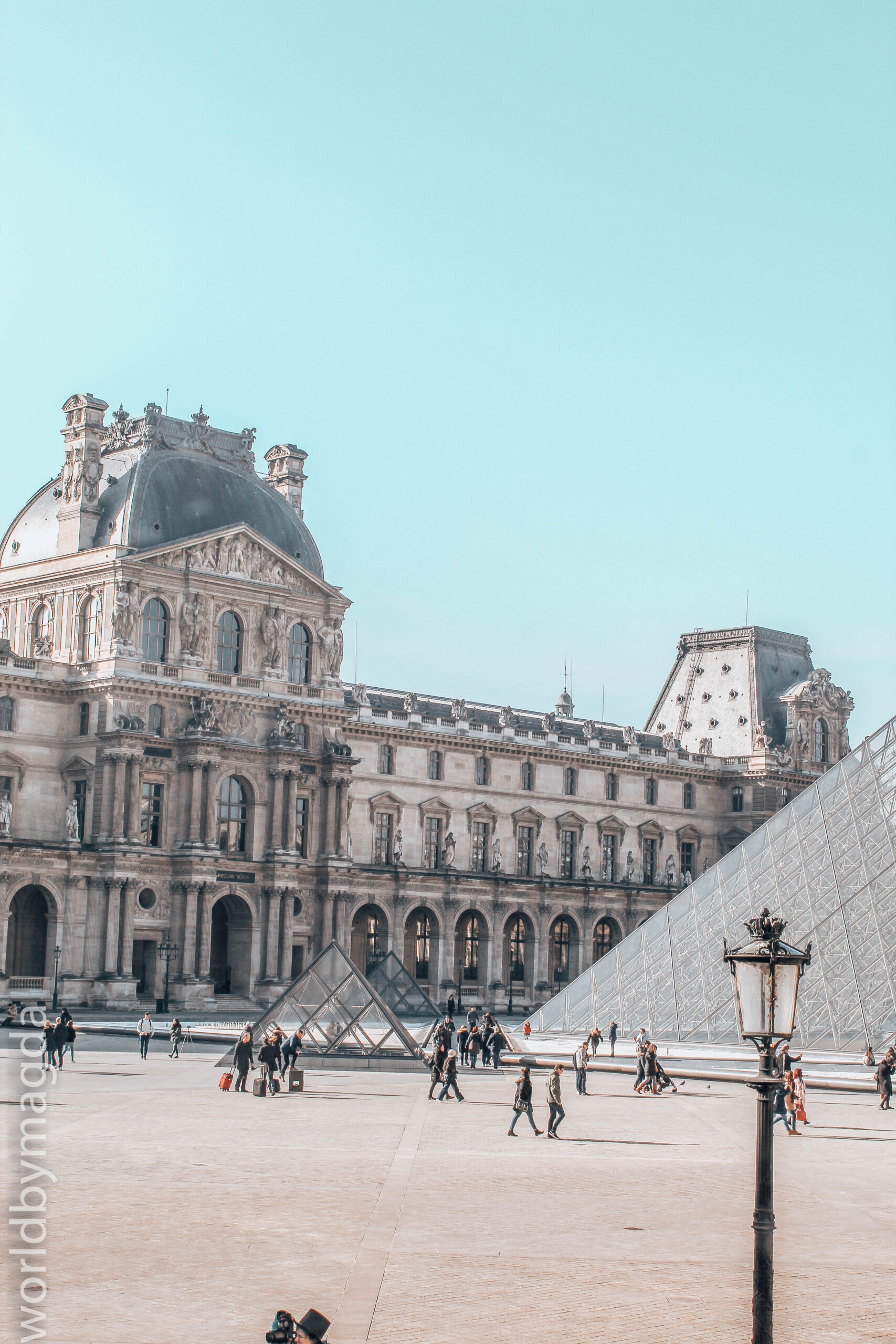 Luwr w Paryżu
