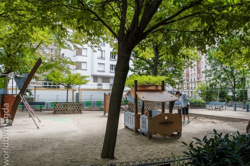 Teren do zabawy dla dzieci w Saint-Lambert