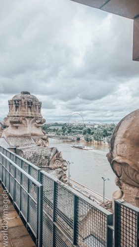 Widok na Sekwanę z balkony w Muzeum Orsay