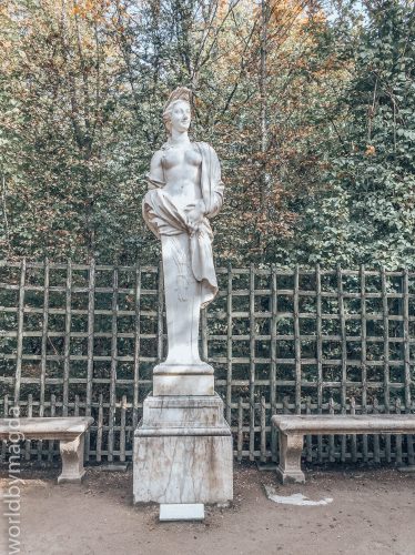 Posągi w Ogrodach Wersalskich