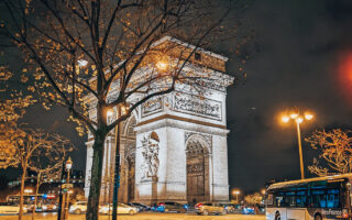 Pola Elizejskie: przewodnik po najbardziej kultowej alei Paryża