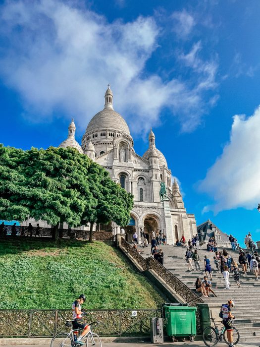 Oszustwa w Paryżu: Jak złodzieje nabierają turystów?